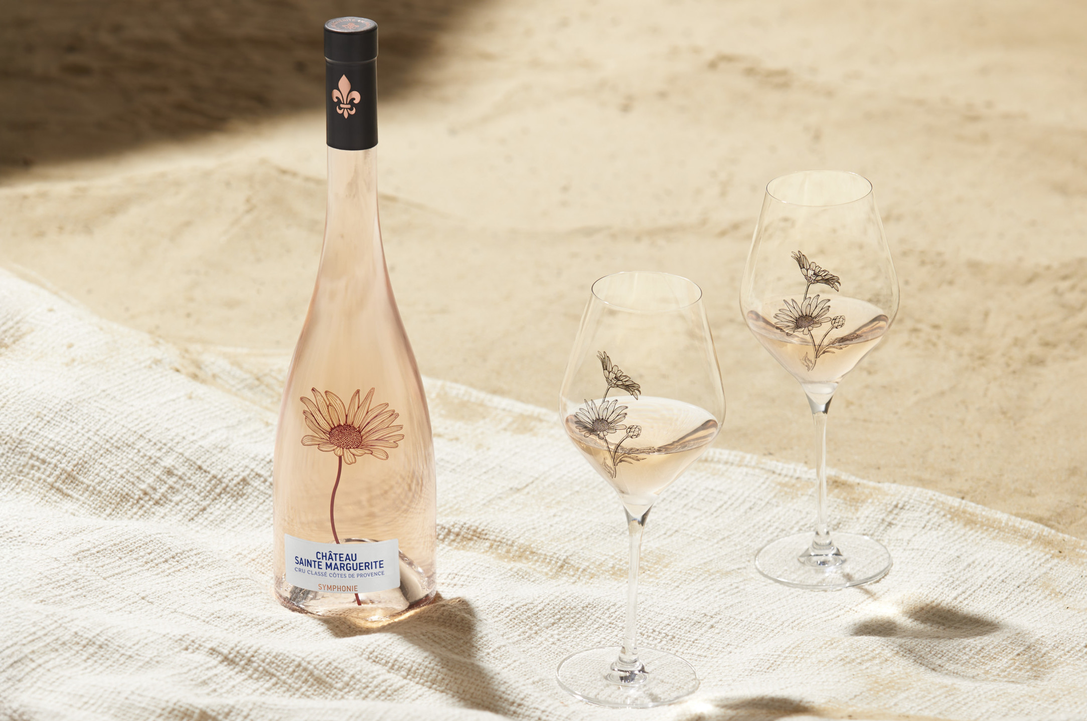 chateau-sainte-marguerite-symphonie-beautyshot-beach_16_9-1